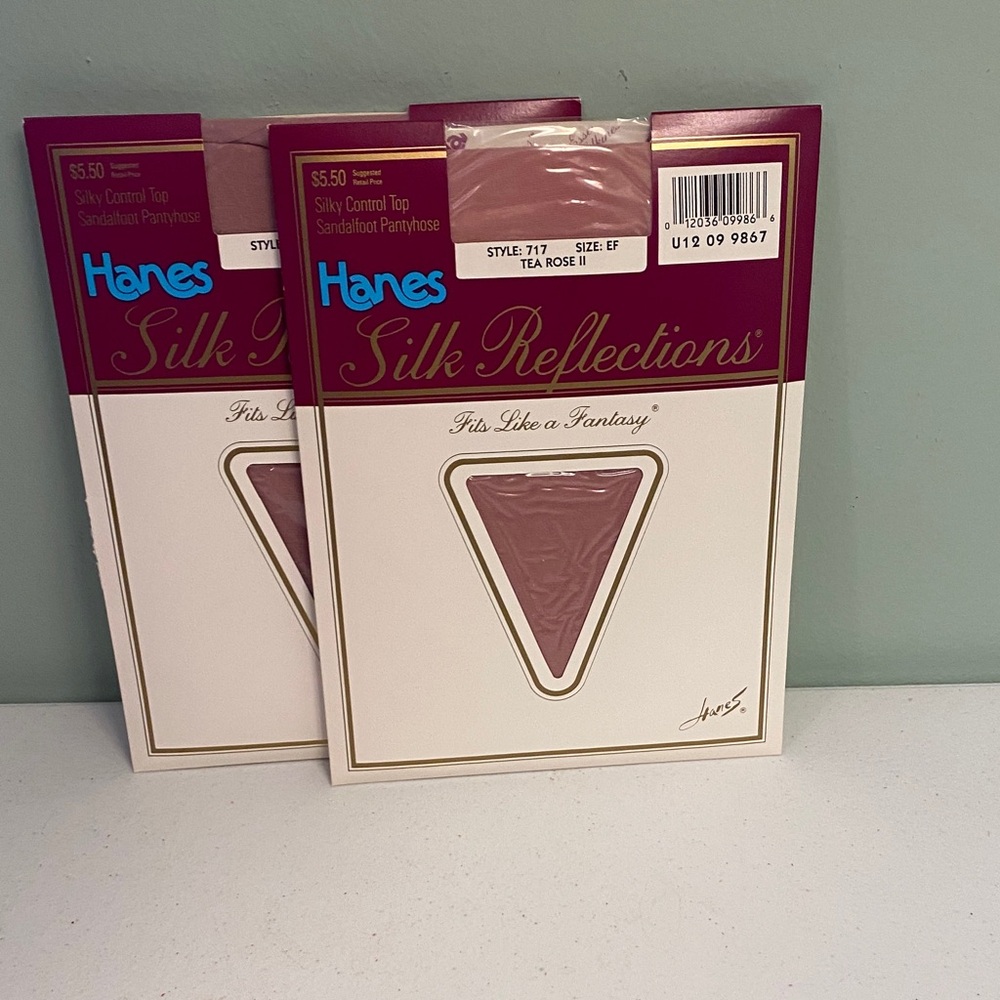 Hanes Silk Reflections Silky Control Top Sandalfoot Pantyhose in Tea Rose